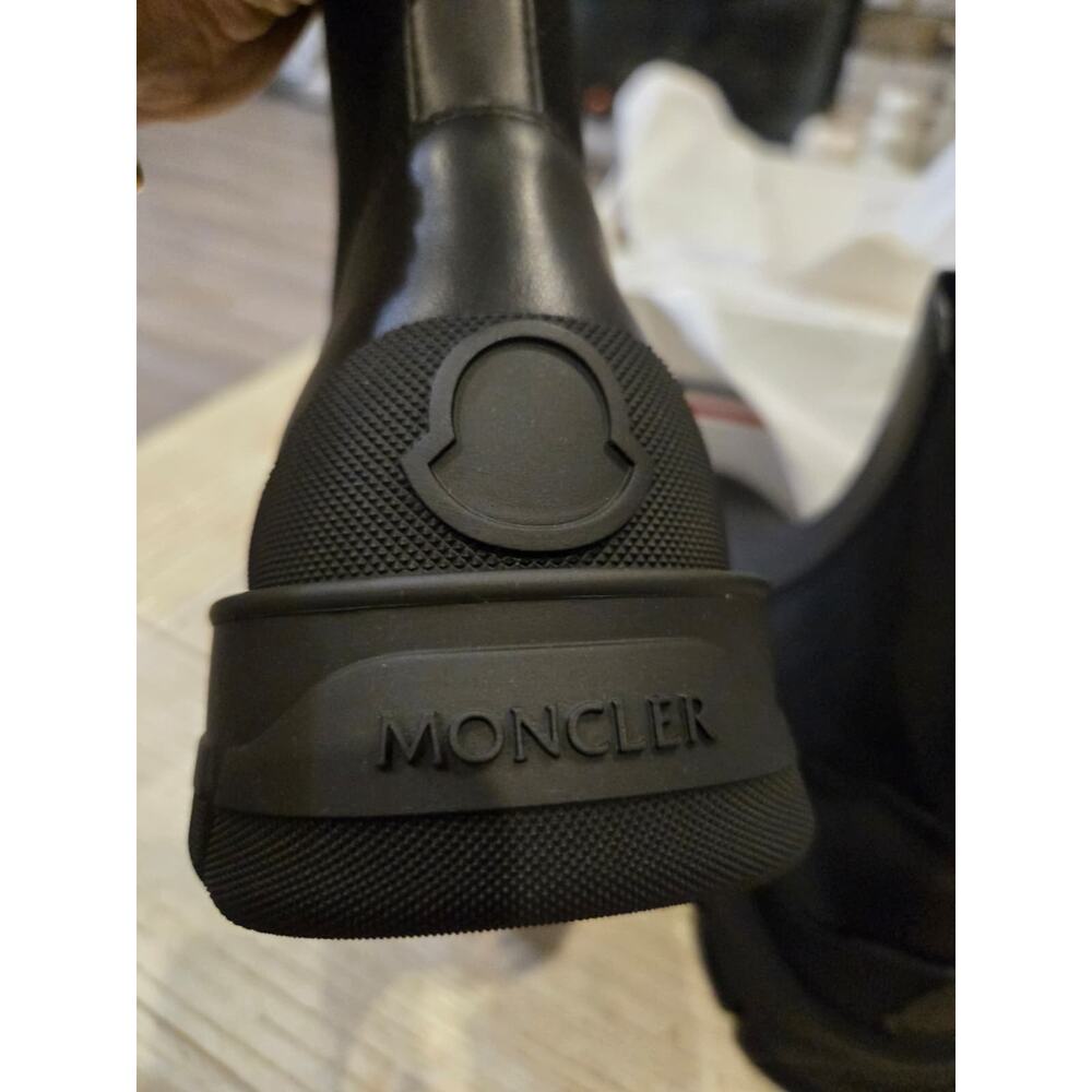 Moncler Hevea Chelsea Boots Black Leather Slip On Size EU 37.5 Ankle NIB 990 - Picture 5 of 6